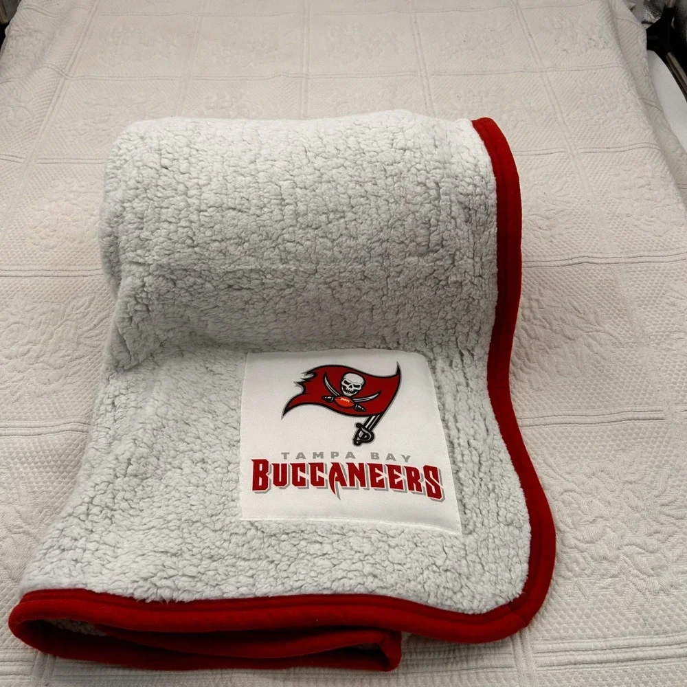 Northwest Tampa Bay Buccaneers NFL Sherpa Fleece Throw Blanket Red White